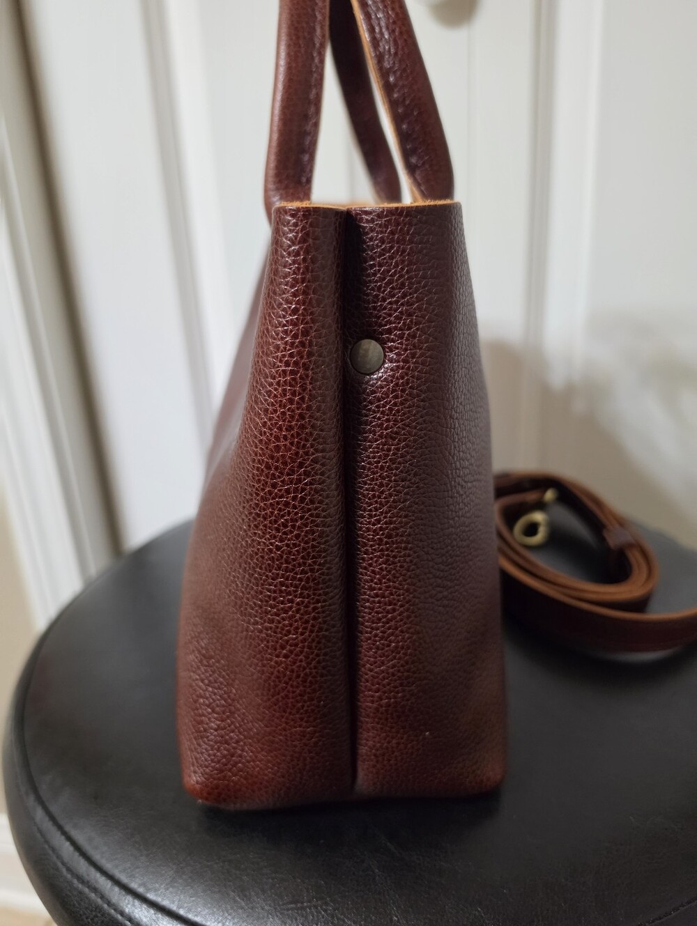 New Portland Large Leather Raindrop - Color: Nutmeg - Picture 4 of 12